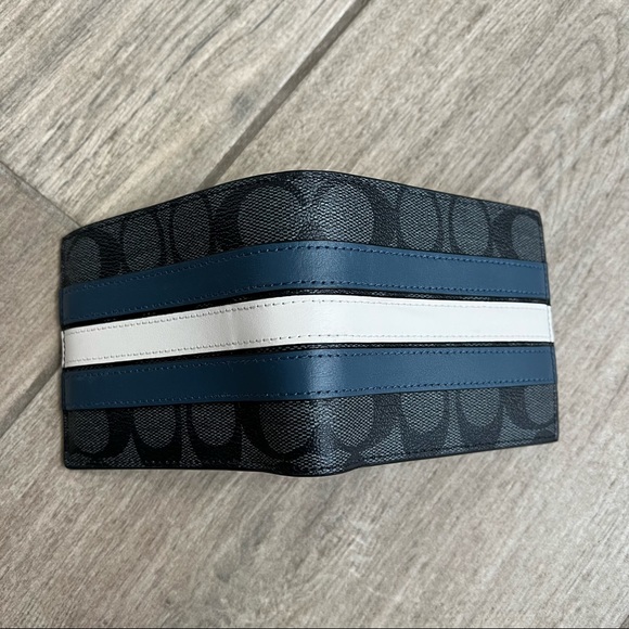 Coach 3 In 1 Wallet In Signature Canvas With Varsity Stripe - Picture 3 of 8